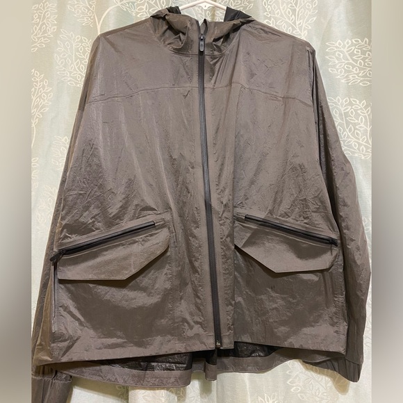 Lululemon Drizzle Down Jacket 8 - Picture 13 of 14